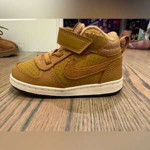 Toddler size 7 Nike shoes